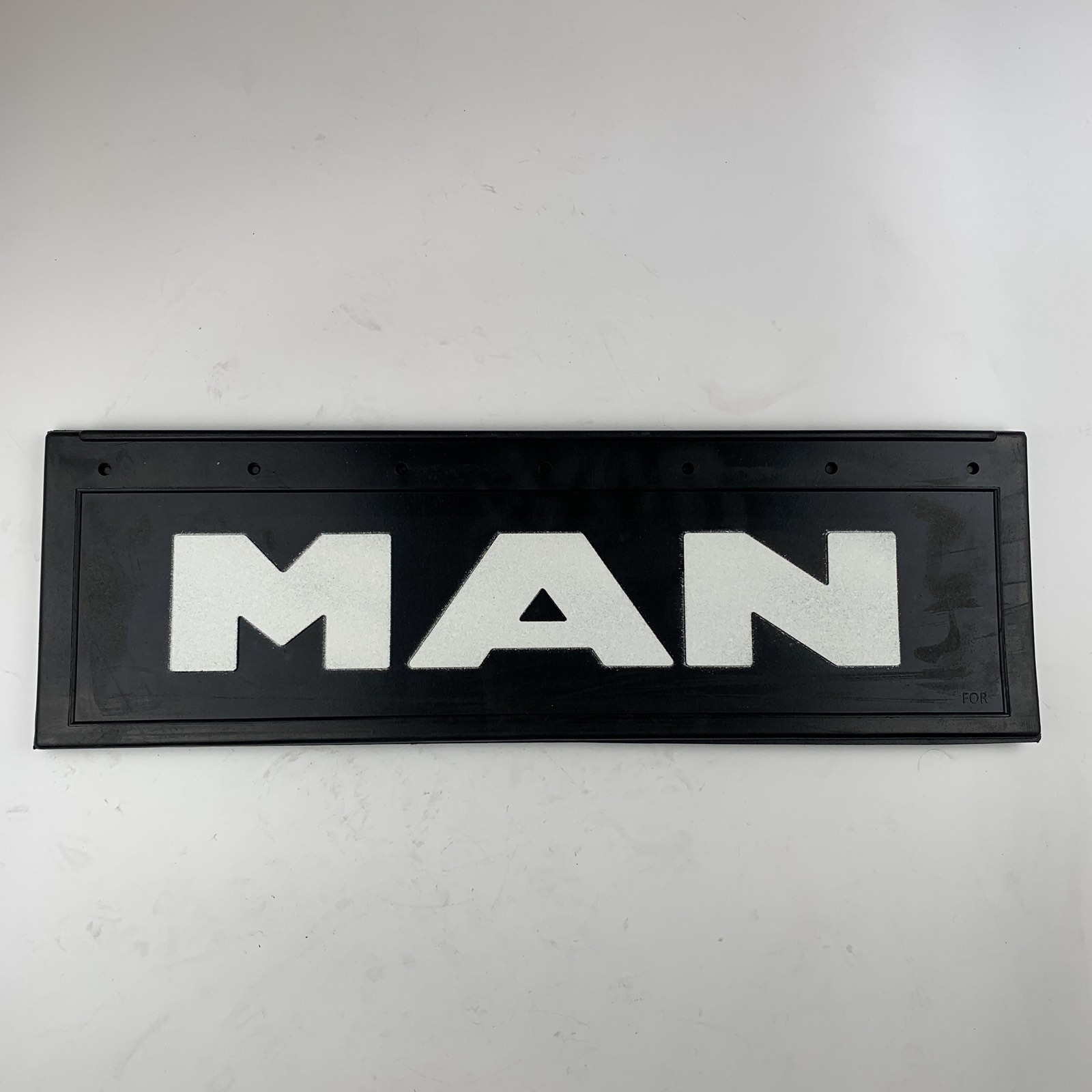 Бризковик MAN передній 645x205 013579