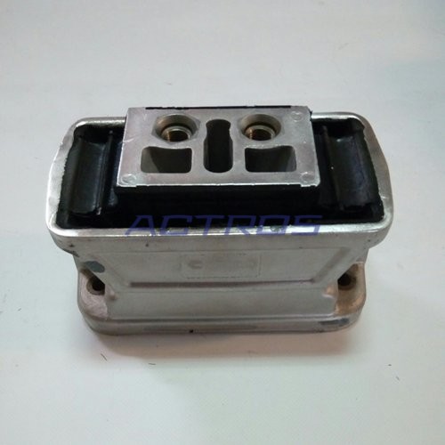 Подушка двигателя Mercedes O303, O304, O305 84608CNT